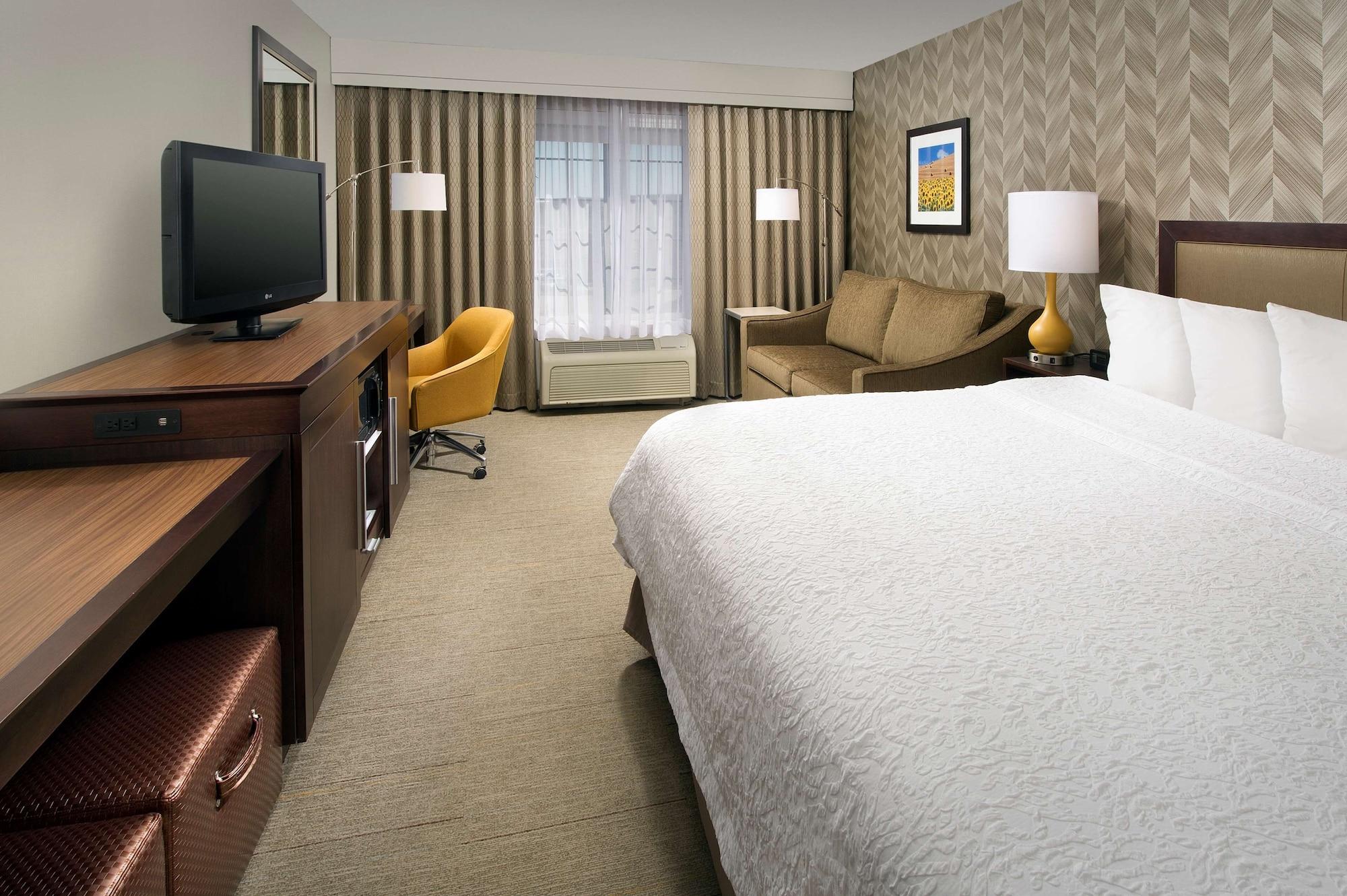 Hampton Inn Kansas City The Legends Екстер'єр фото