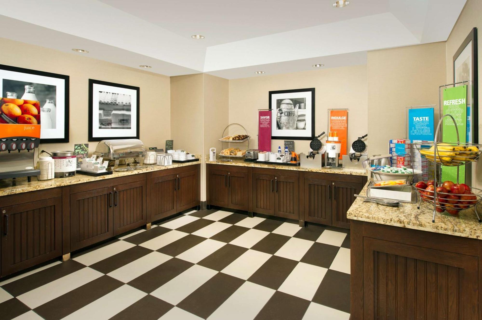 Hampton Inn Kansas City The Legends Екстер'єр фото