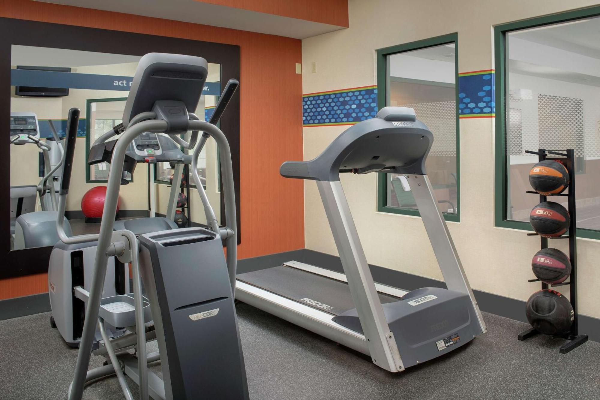 Hampton Inn Kansas City The Legends Екстер'єр фото