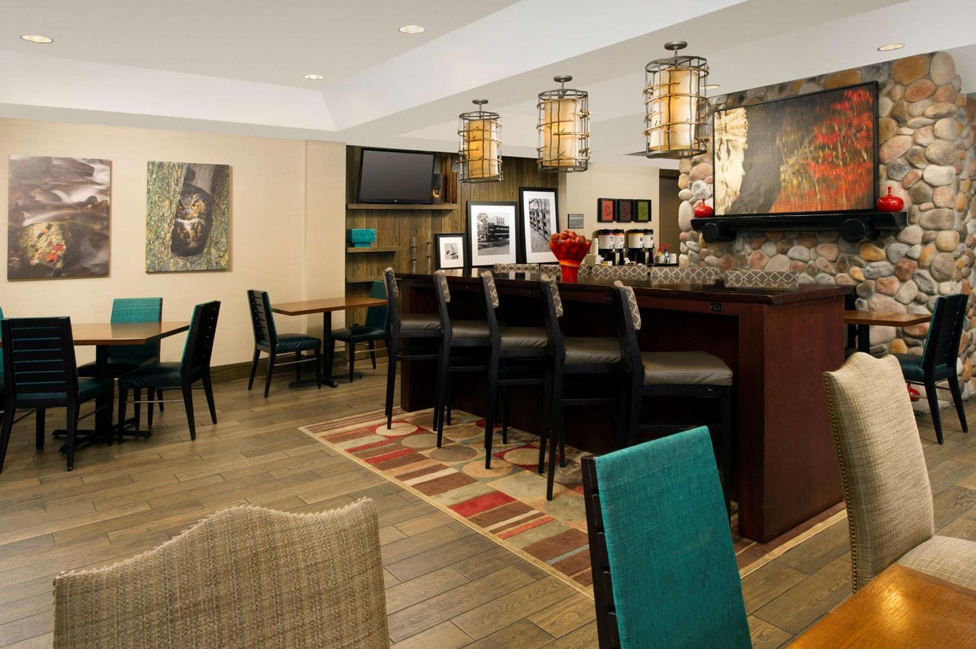 Hampton Inn Kansas City The Legends Екстер'єр фото